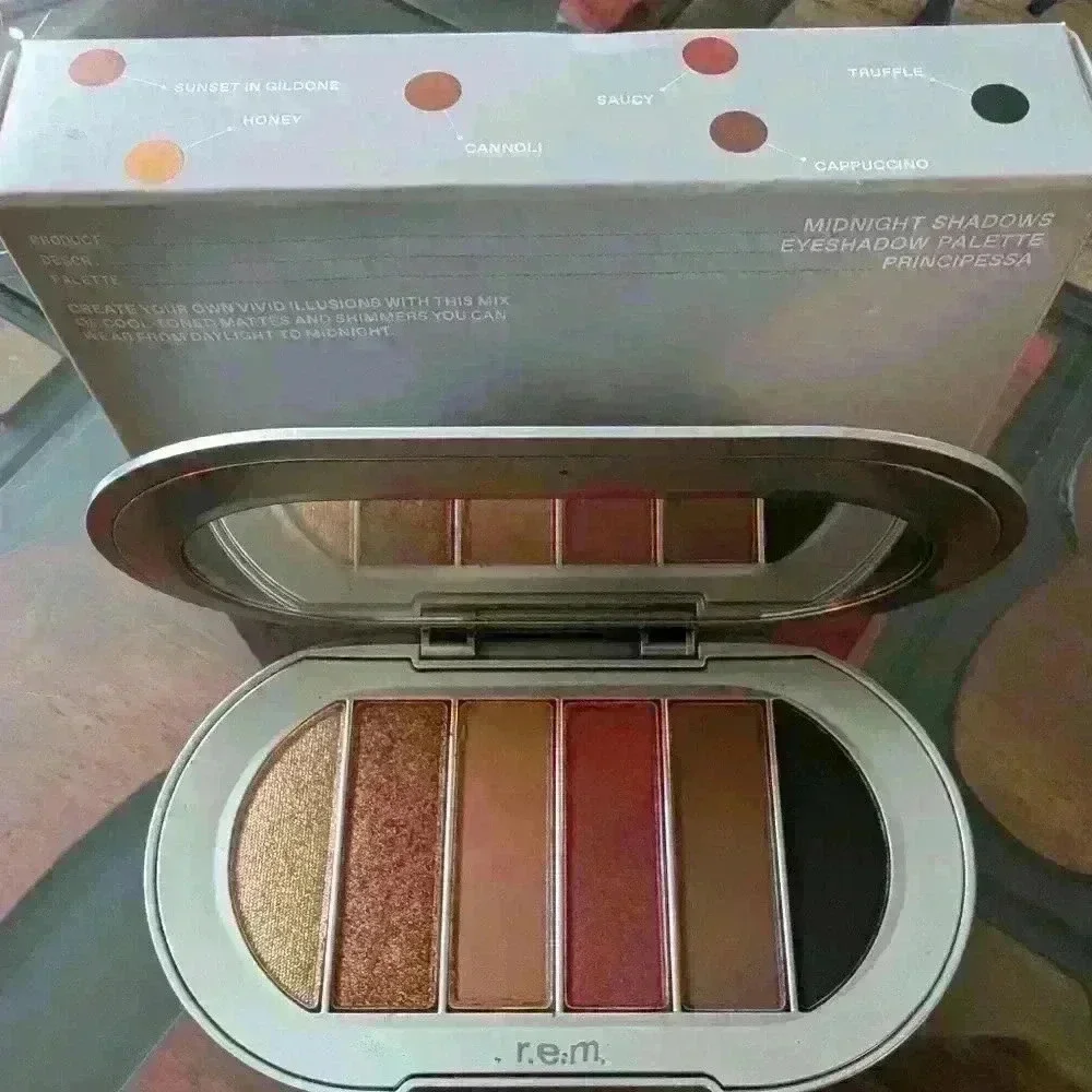 R.E.M.beauty Principessa Eyeshadow Palette in Midnight Shadows